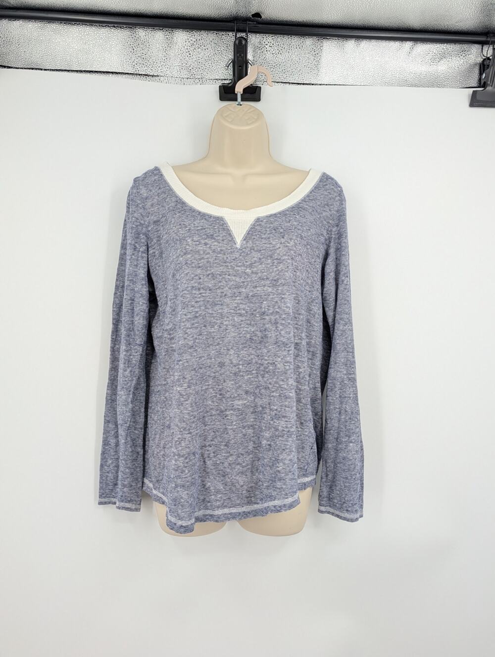 Banana Republic 100% Linen Long Sleeve Crew Neck Blue White Striped Med Coastal